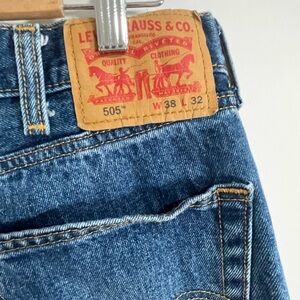 Levi's classic 505 38 x 32 Jeans - red tag. / Iconic Leather Patch